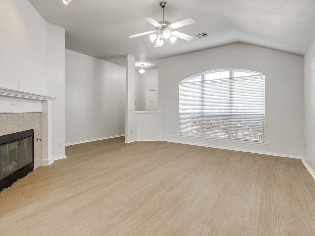 21998 Homesteaders Rd - Photo 3 of 20