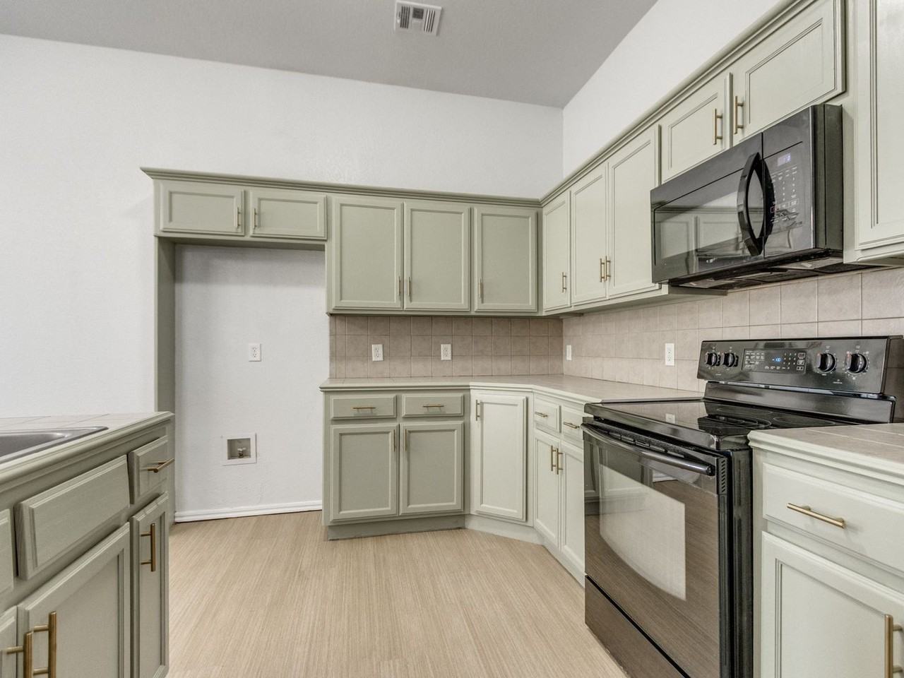 21998 Homesteaders Rd - Photo 6 of 20