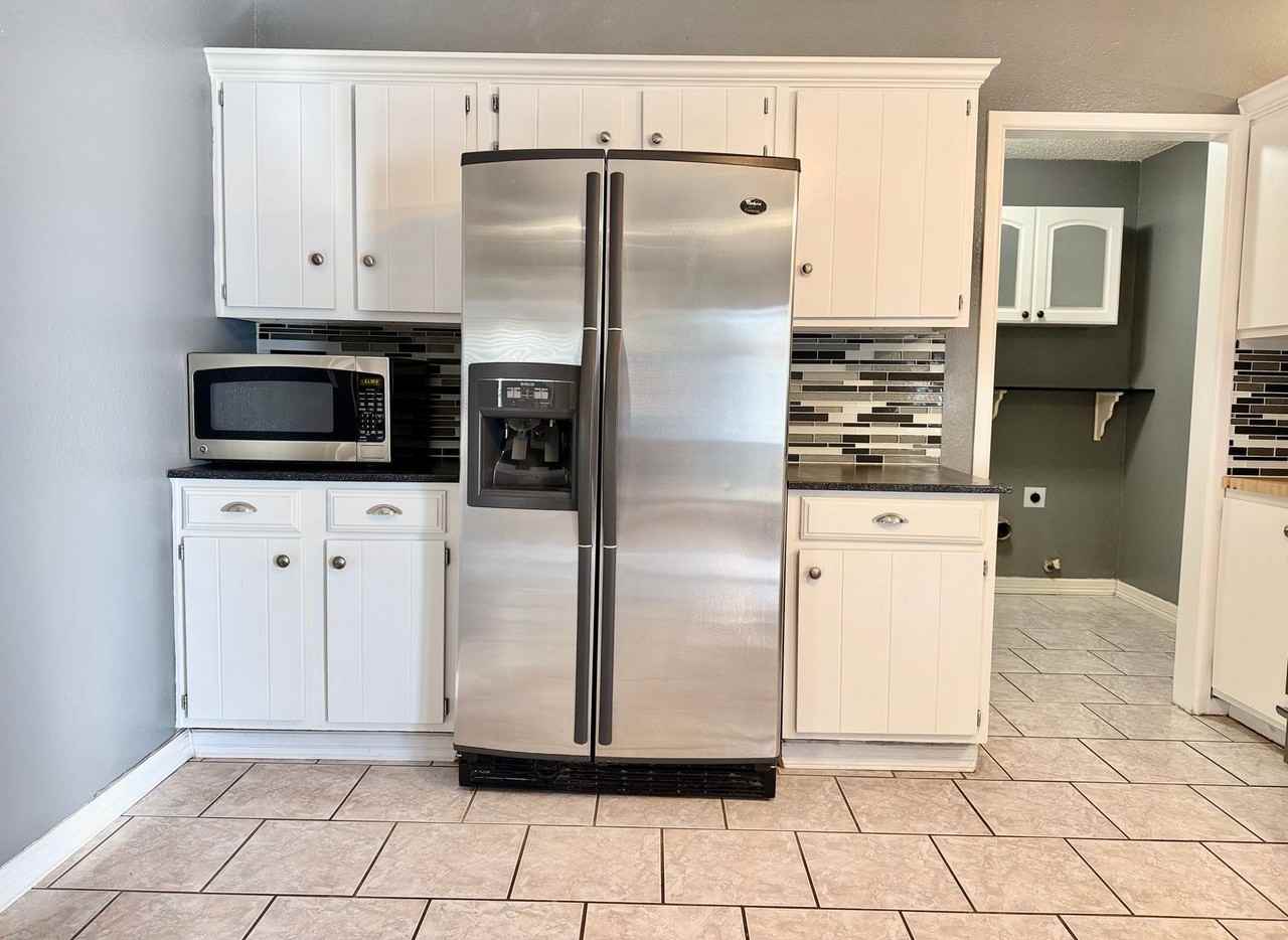 2515 Emerson Dr - Photo 4 of 18