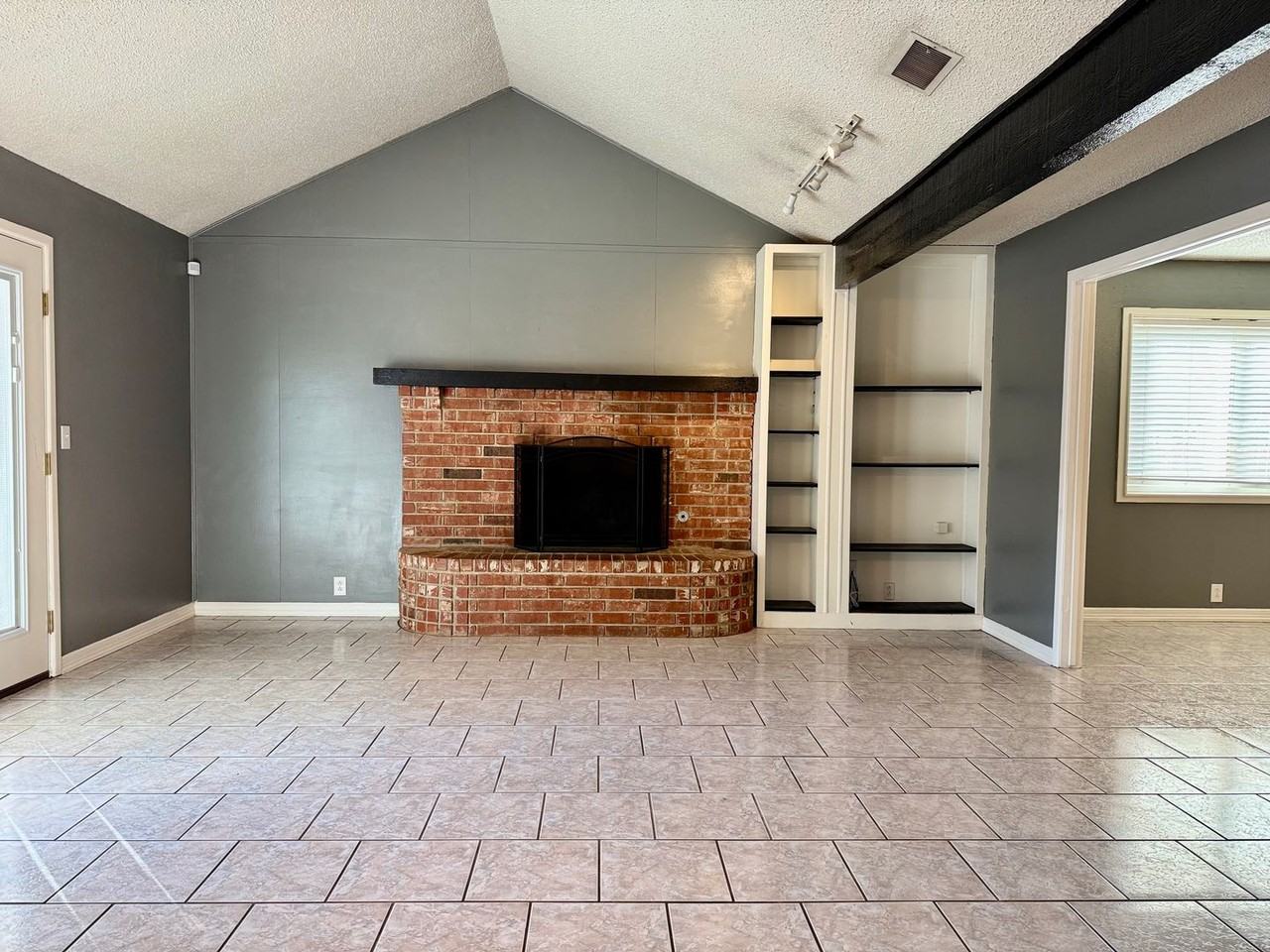 2515 Emerson Dr - Photo 6 of 18