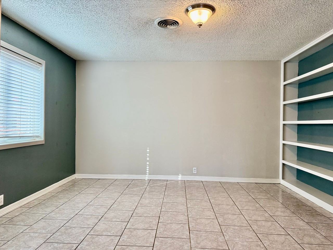 2515 Emerson Dr - Photo 7 of 18