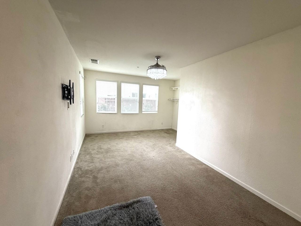 5218 Glimmer Way - Photo 7 of 38