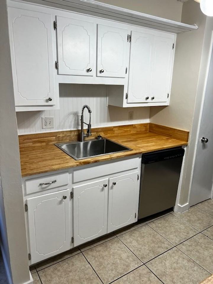 207 Riverbend Dr #207 - Photo 2 of 26