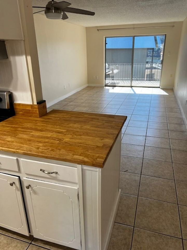 207 Riverbend Dr #207 - Photo 3 of 26