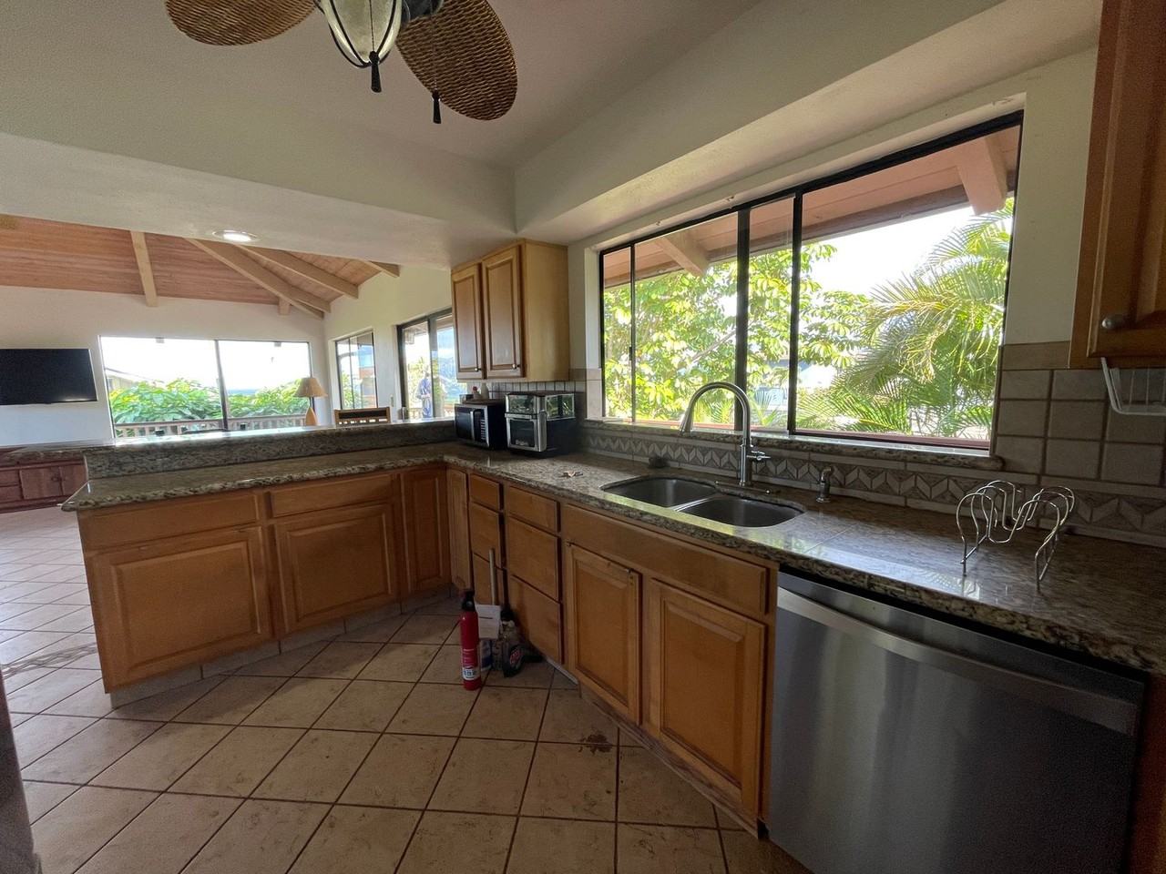 27 Haliu St - Photo 7 of 24