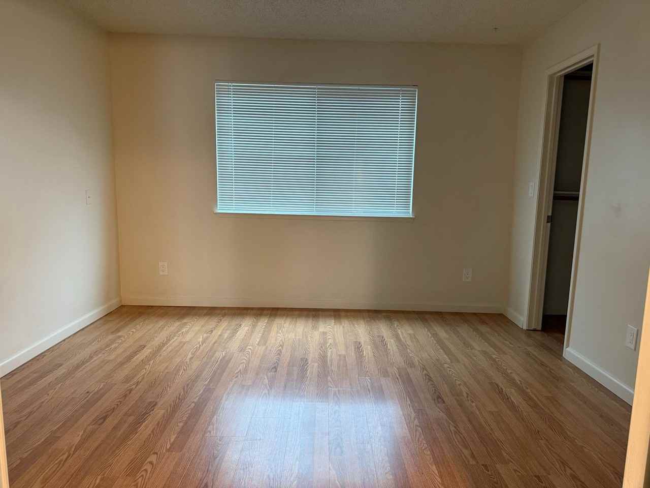 1270 Hartford Cir - Photo 4 of 8