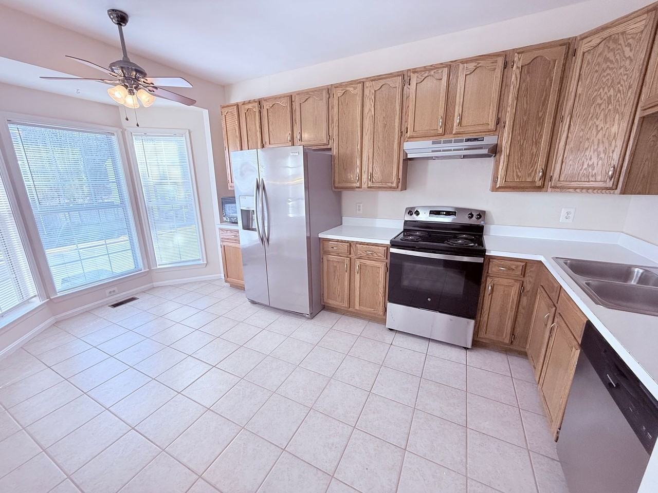 401 Ben Neuis Pl - Photo 4 of 21