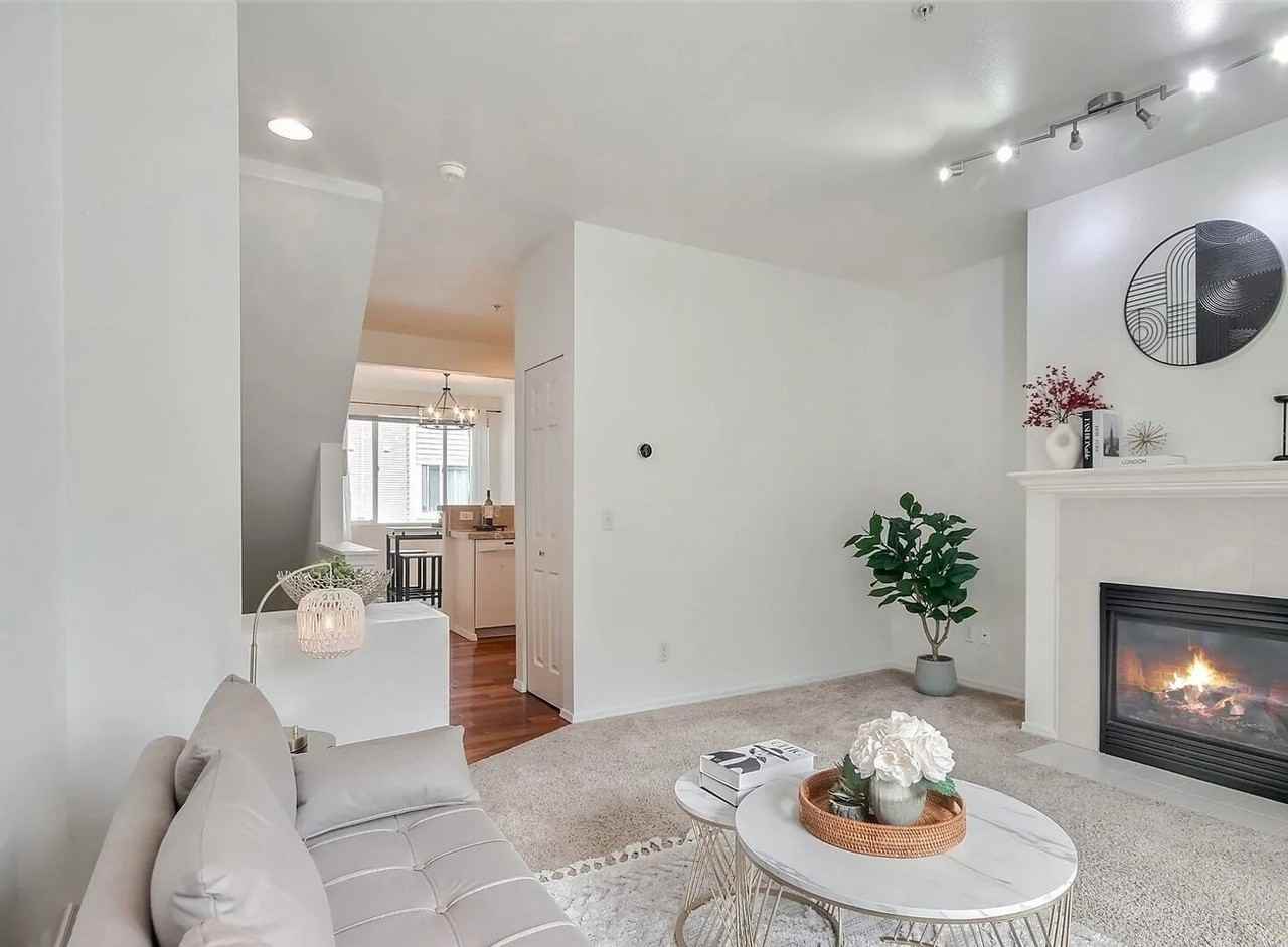 16232 118th Ln Ne #4 - Photo 4 of 26