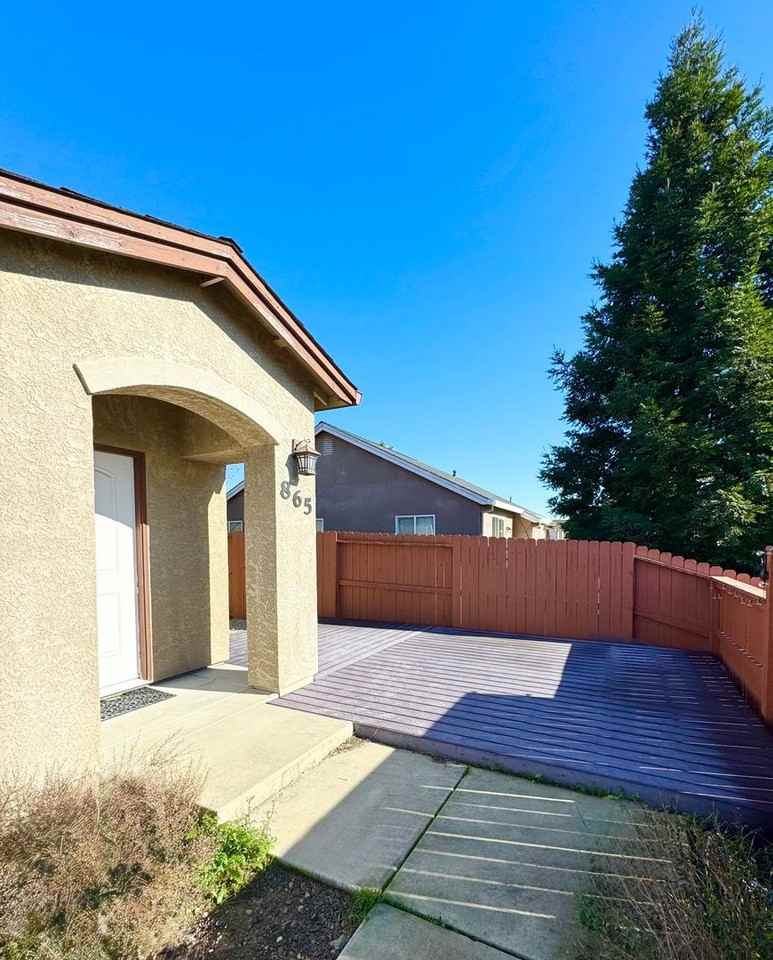 865 Domain Way - Photo 2 of 17