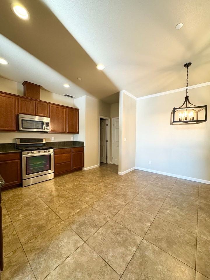 865 Domain Way - Photo 7 of 17