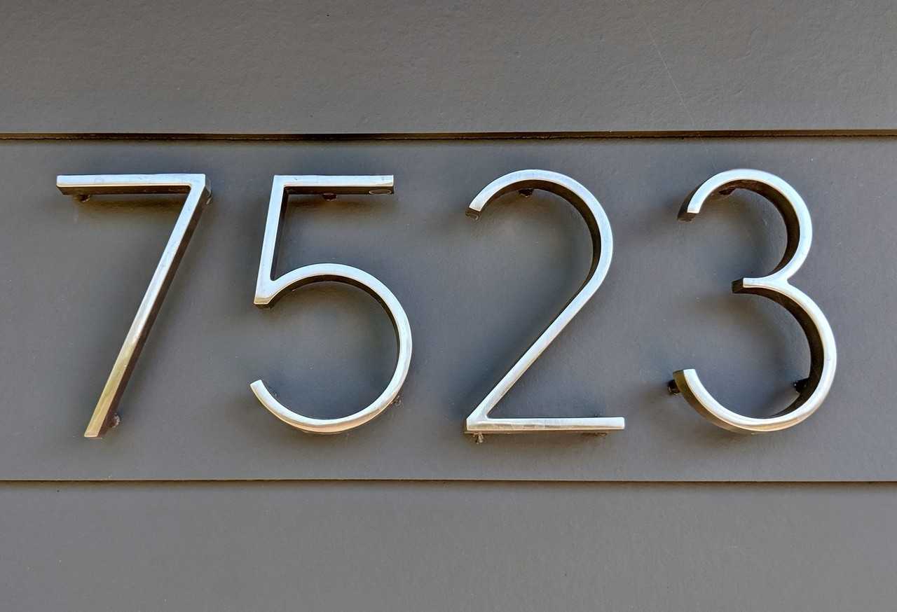 7523 Delaware Ln - Photo 2 of 13