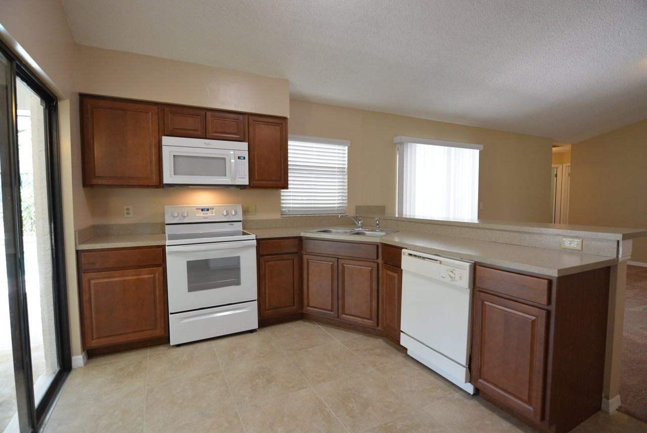 5106 Sun Palm Dr - Photo 7 of 31