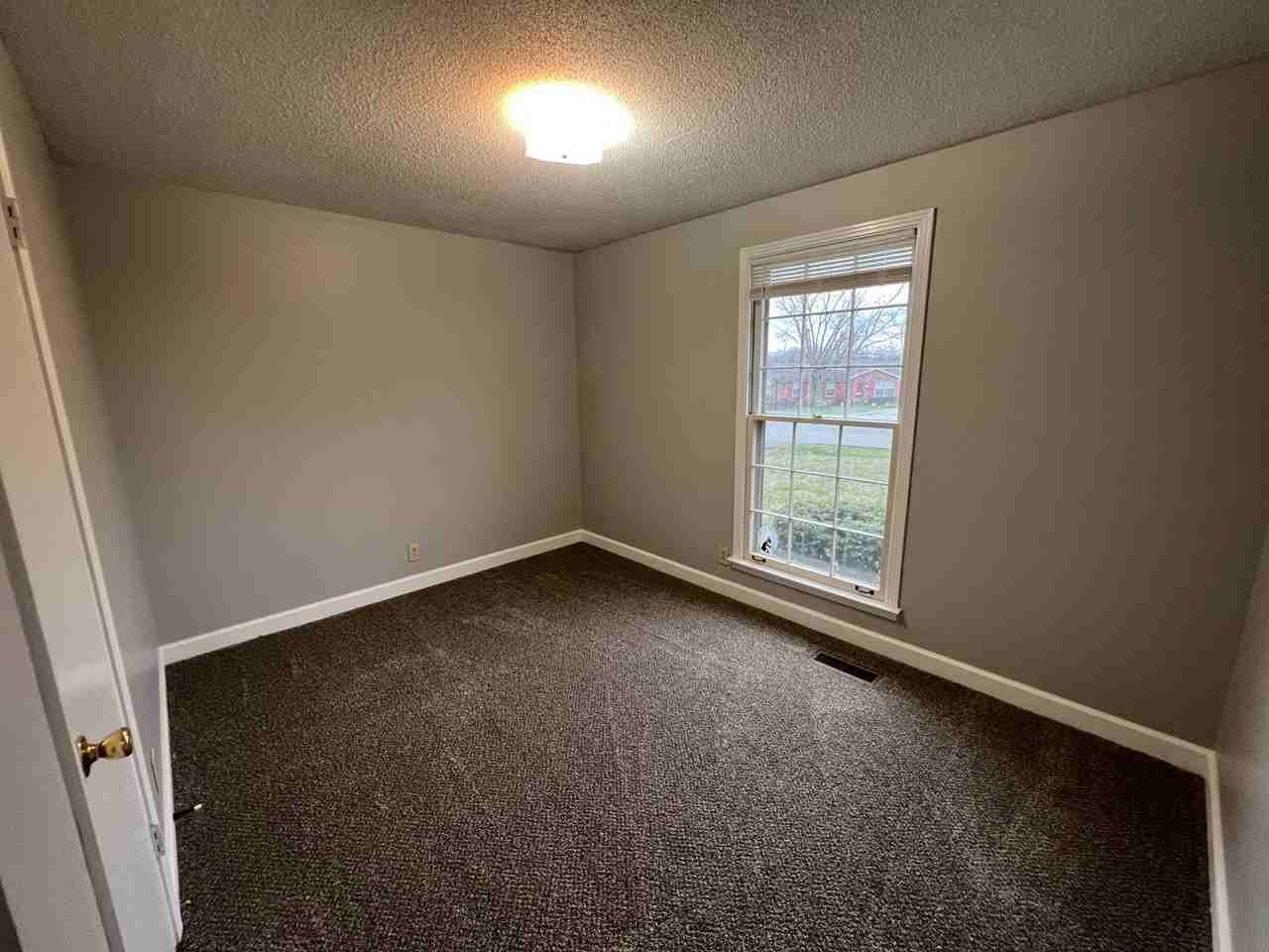 3105 Spring Creek Ct - Photo 5 of 9