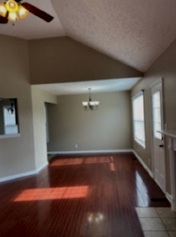 1351 Whitt Ln - Photo 4 of 21