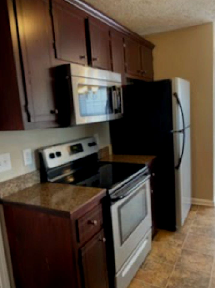 1351 Whitt Ln - Photo 6 of 21