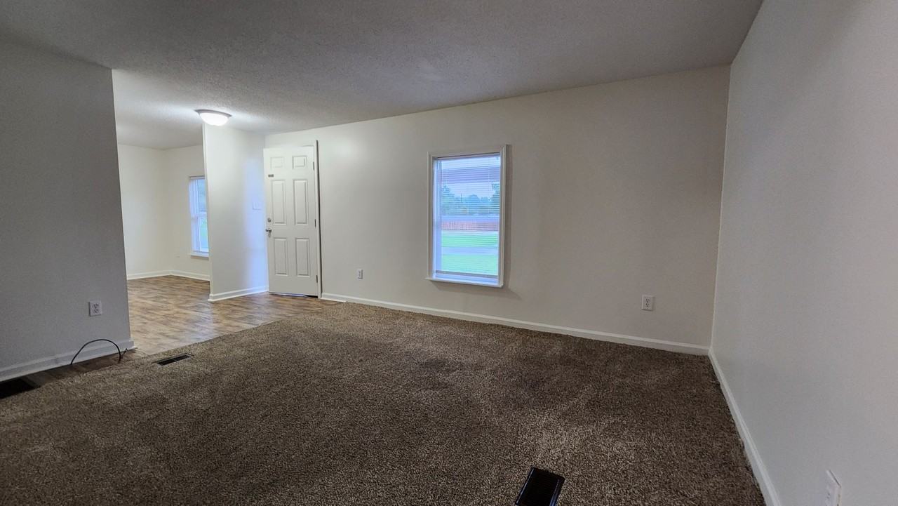 1007 10th St - Photo 3 of 22