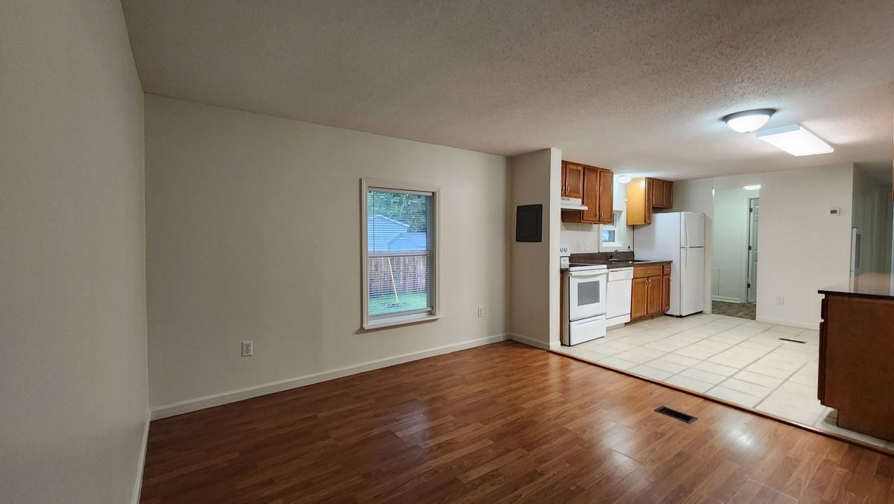 1007 10th St - Photo 4 of 22