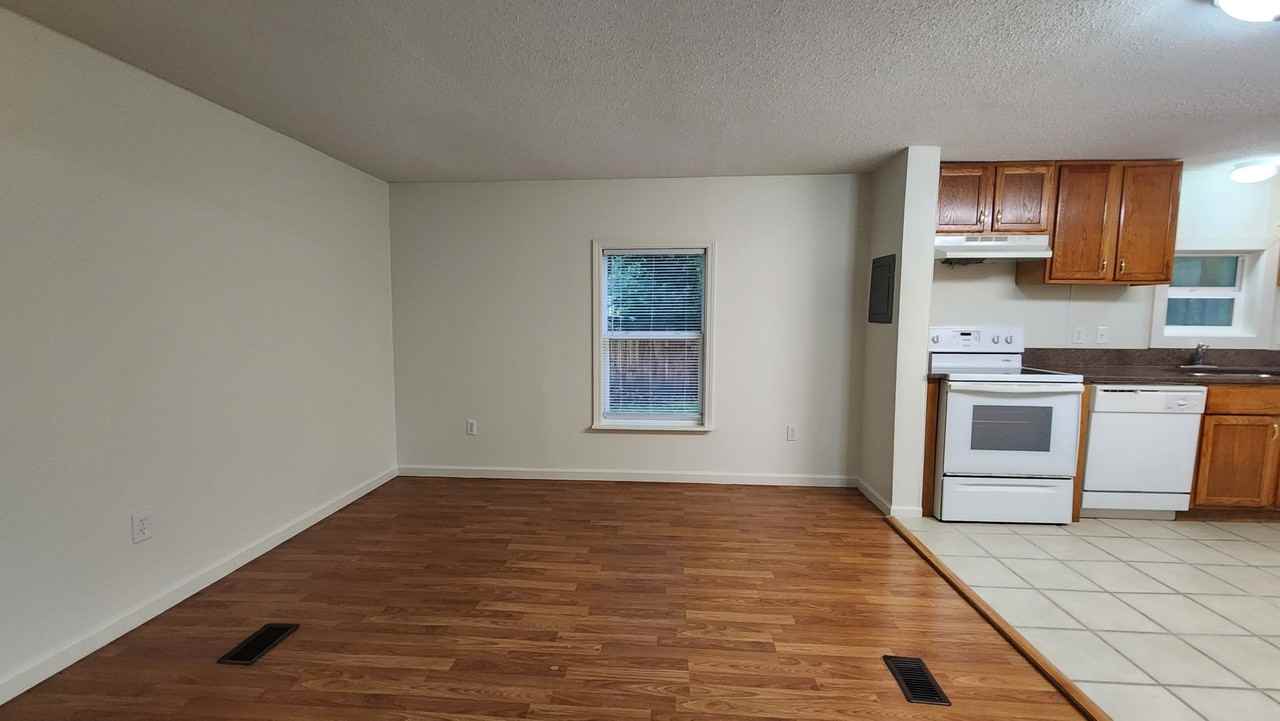 1007 10th St - Photo 5 of 22