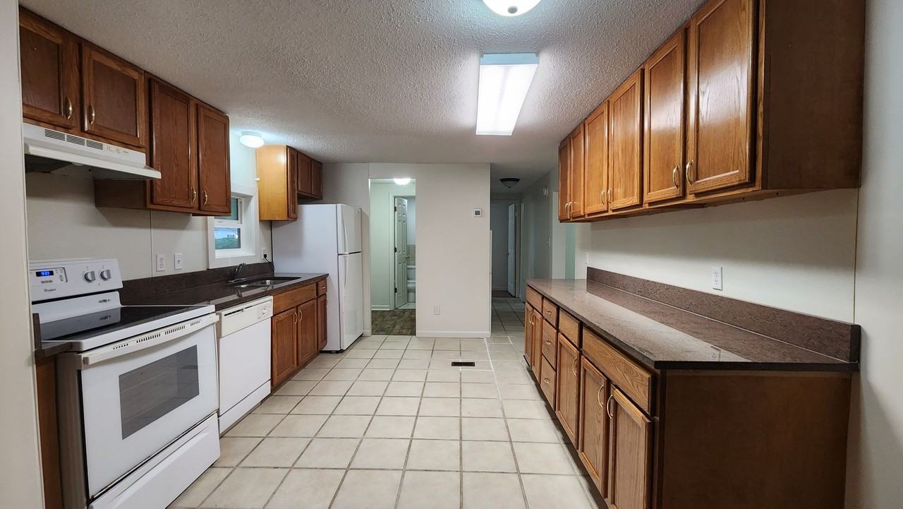 1007 10th St - Photo 6 of 22