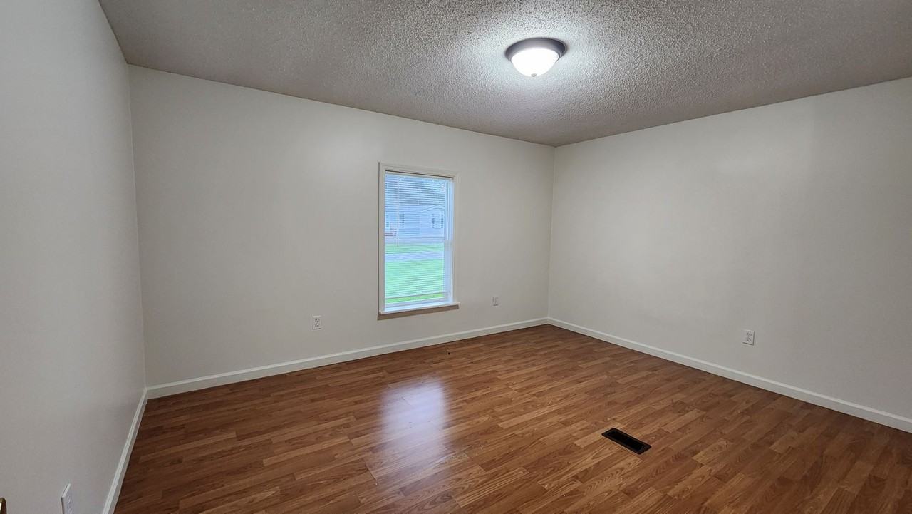 1007 10th St - Photo 7 of 22