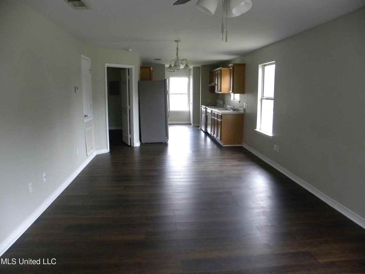 270 Rodenberg Ave - Photo 2 of 20