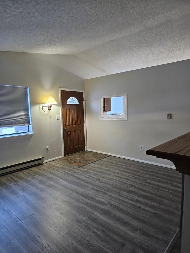 950 N Park Dr - Photo 3 of 17