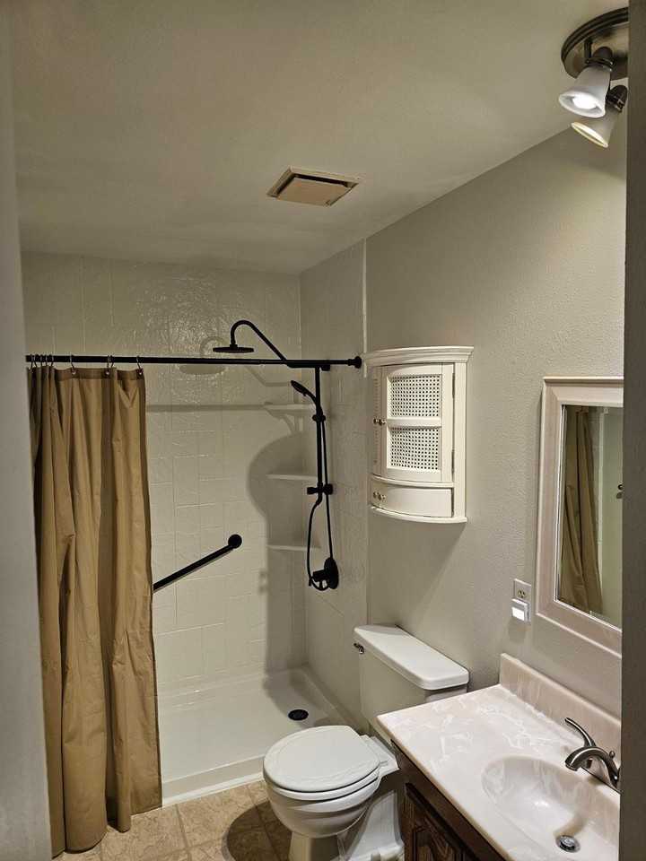 950 N Park Dr - Photo 6 of 17