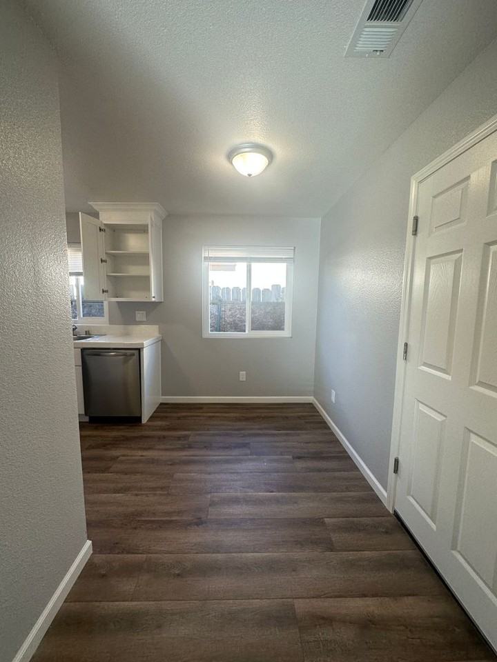 9523 Bancroft Way - Photo 5 of 20