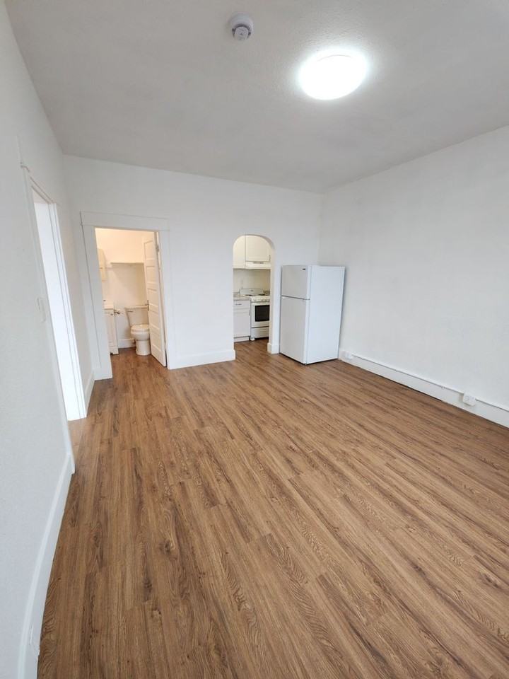 Tower 410 - Photo 5 of 22