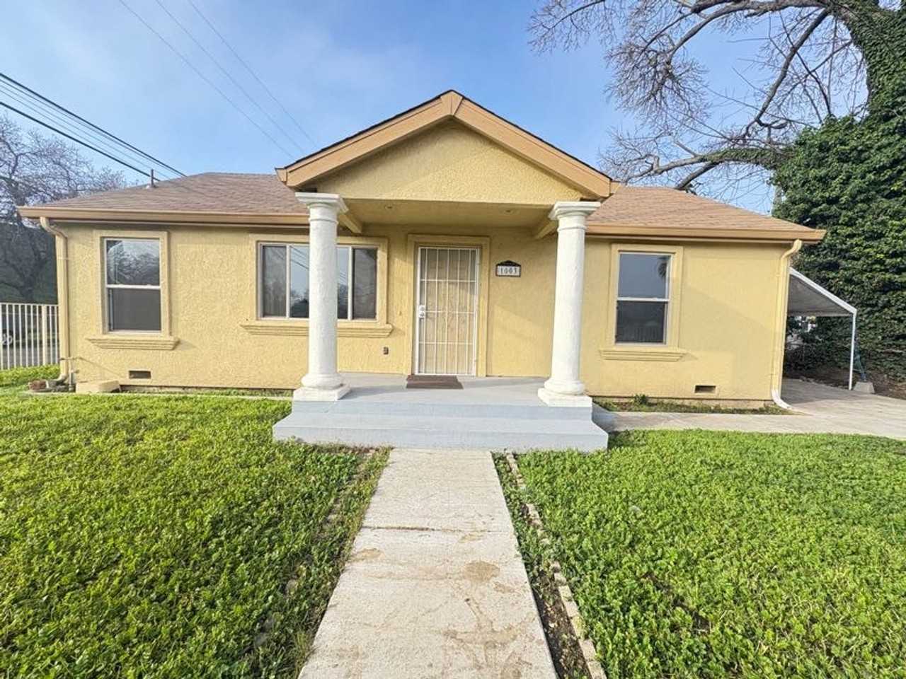 1003 Victoria Ave - Photo 2 of 20