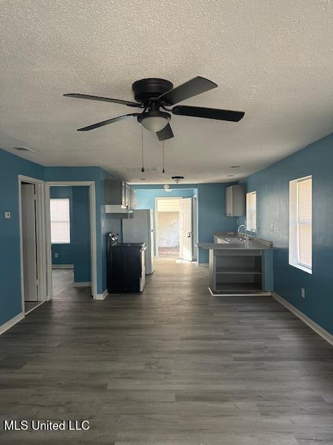 1409 Roosevelt St - Photo 3 of 13