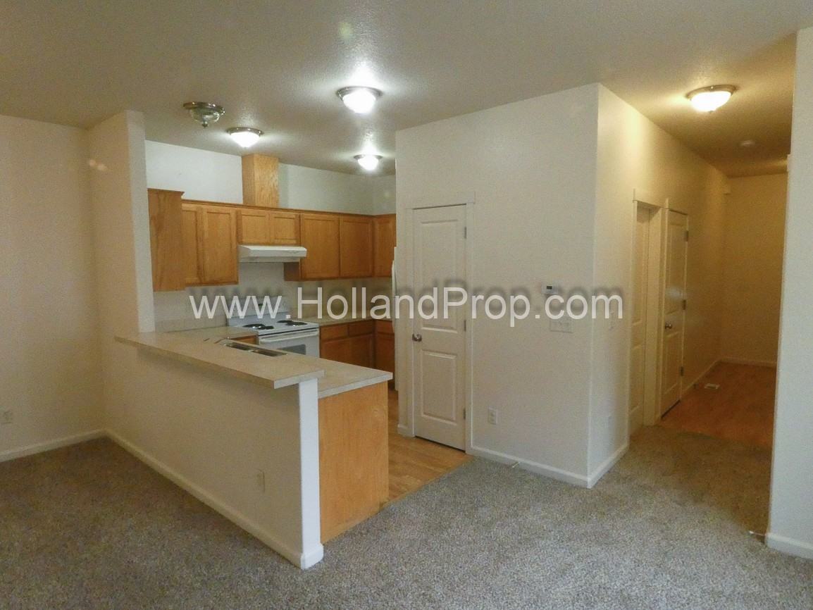 18148 Ne Everett Ct - Photo 2 of 18