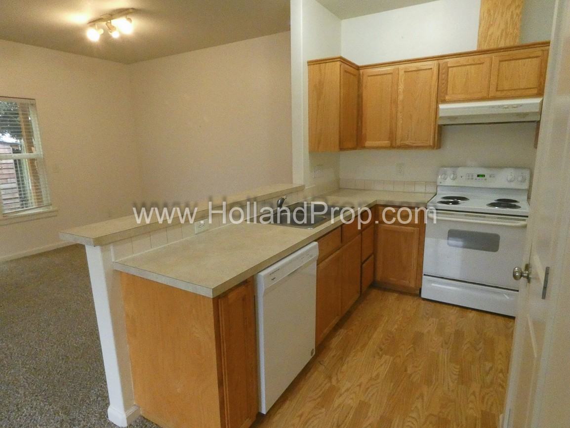 18148 Ne Everett Ct - Photo 3 of 18