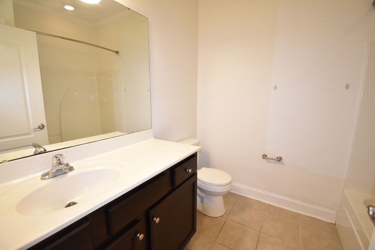 1908 Harcourt Cir #103 - Photo 4 of 23