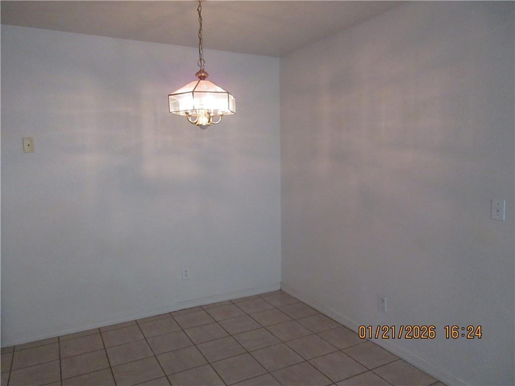 2469 Fox Ave - Photo 4 of 8