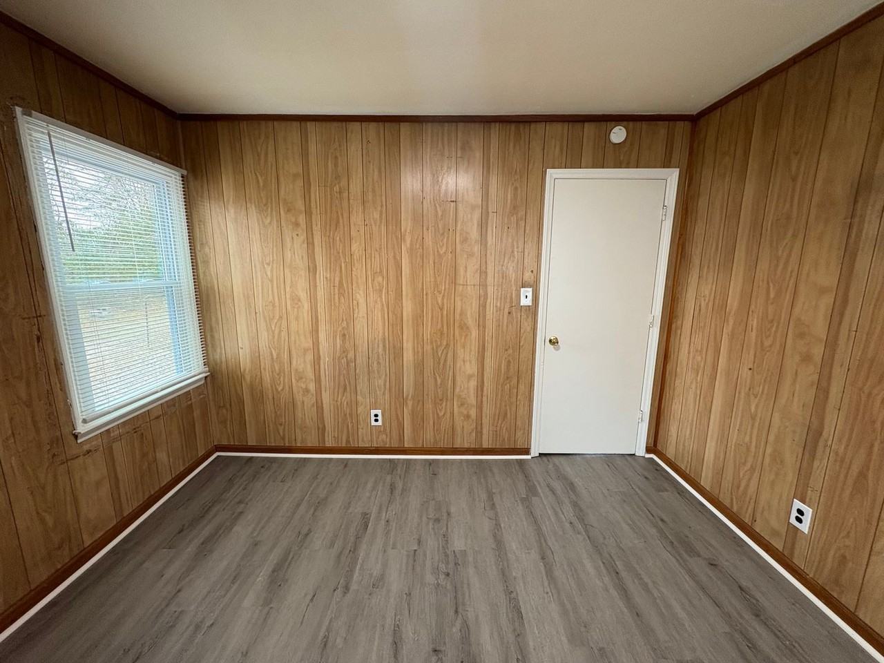 1217 Devine St - Photo 7 of 8