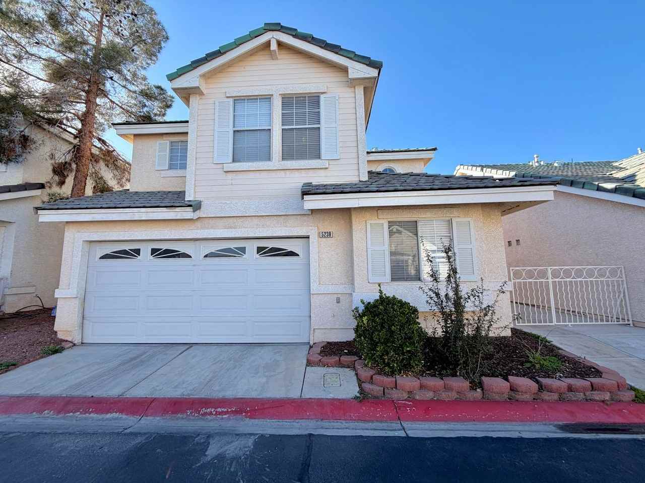 5239 Green Forest Way - Photo 2 of 39