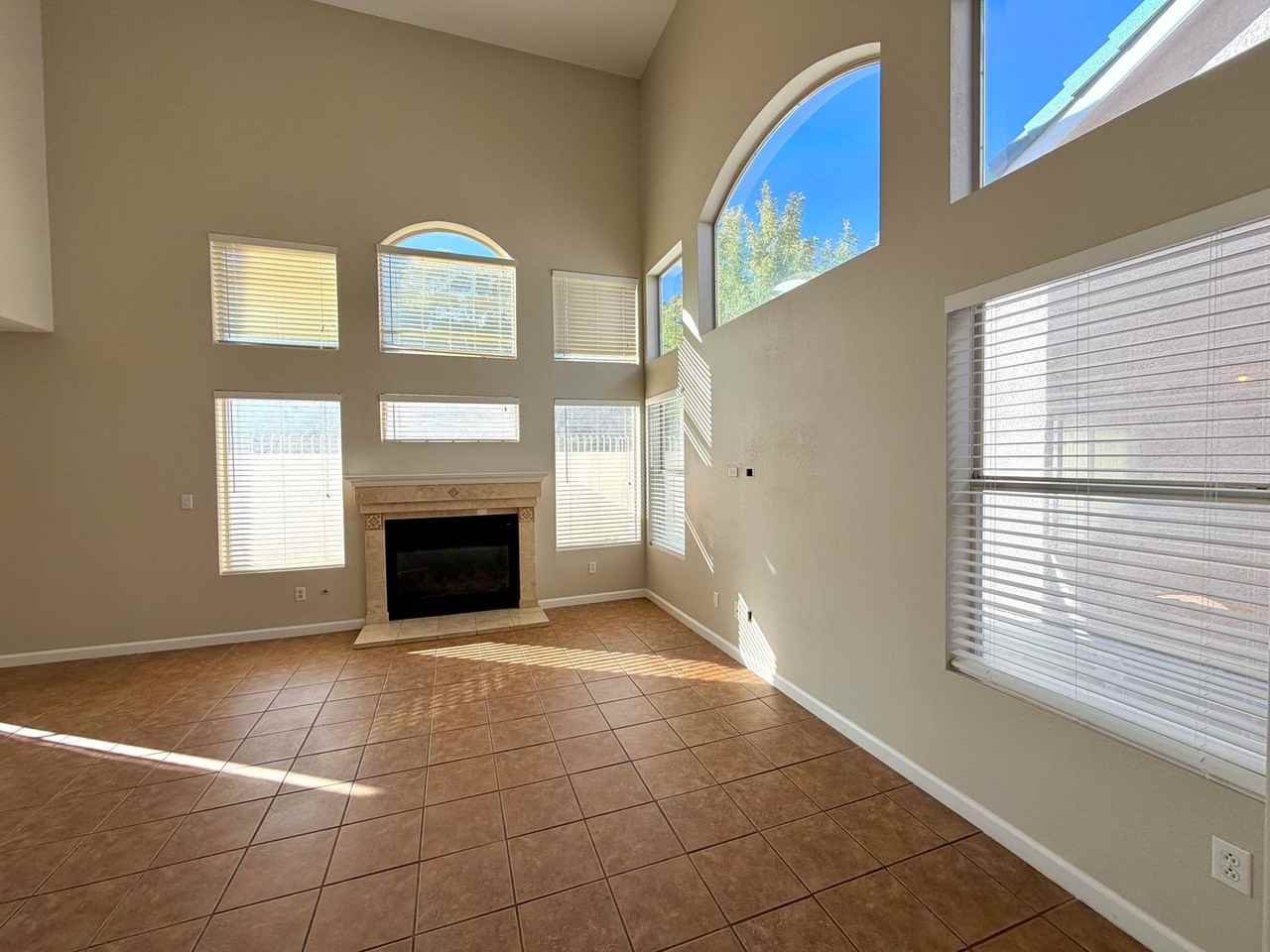 5239 Green Forest Way - Photo 4 of 39