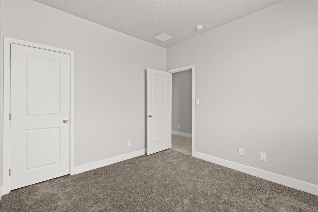 6712 Zachary Rd Ne - Photo 5 of 33