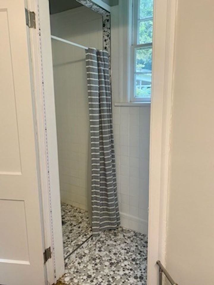 3045 Oxford Ave - Photo 2 of 14