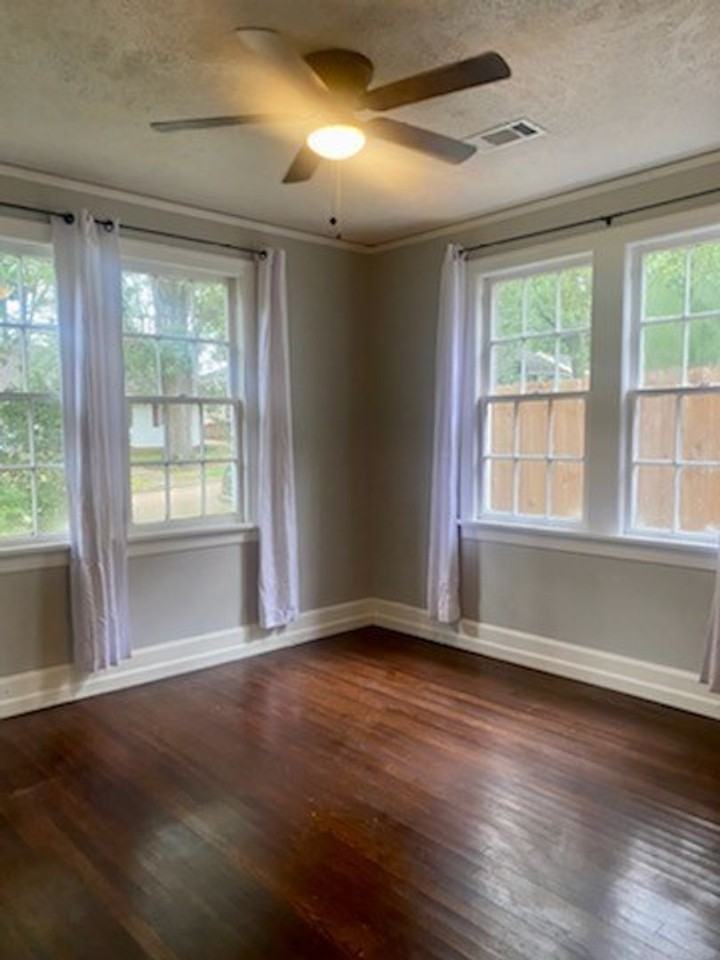 3045 Oxford Ave - Photo 7 of 14