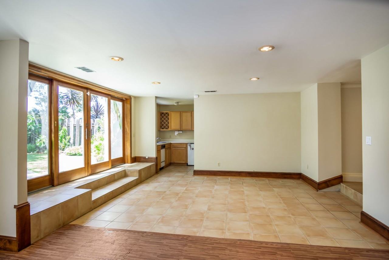 1809 Versailles Ave - Photo 3 of 12