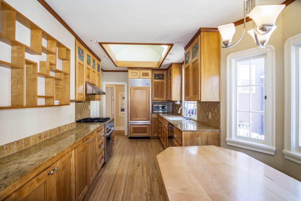 1809 Versailles Ave - Photo 4 of 12