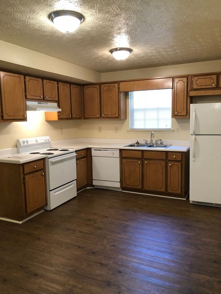 4795 Chariot Dr - Photo 3 of 13