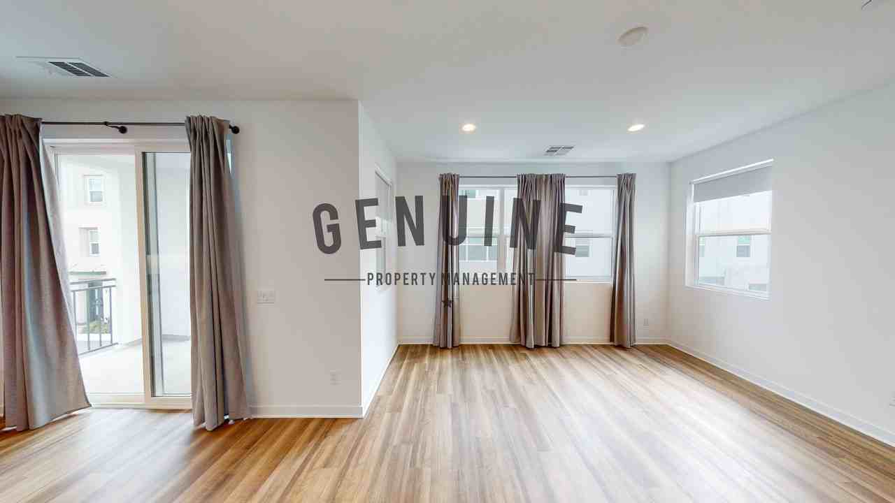 2300 Synergy - Photo 7 of 47