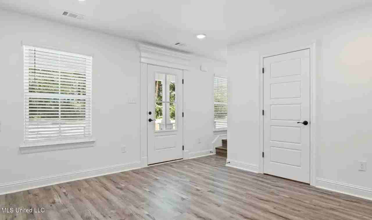 1511 2nd St - Photo 3 of 25