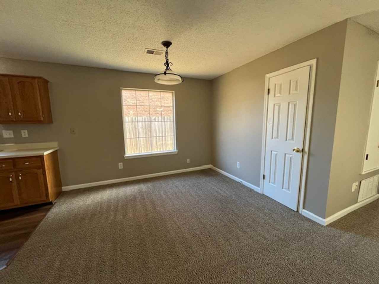 9912 Maury Cv - Photo 2 of 10