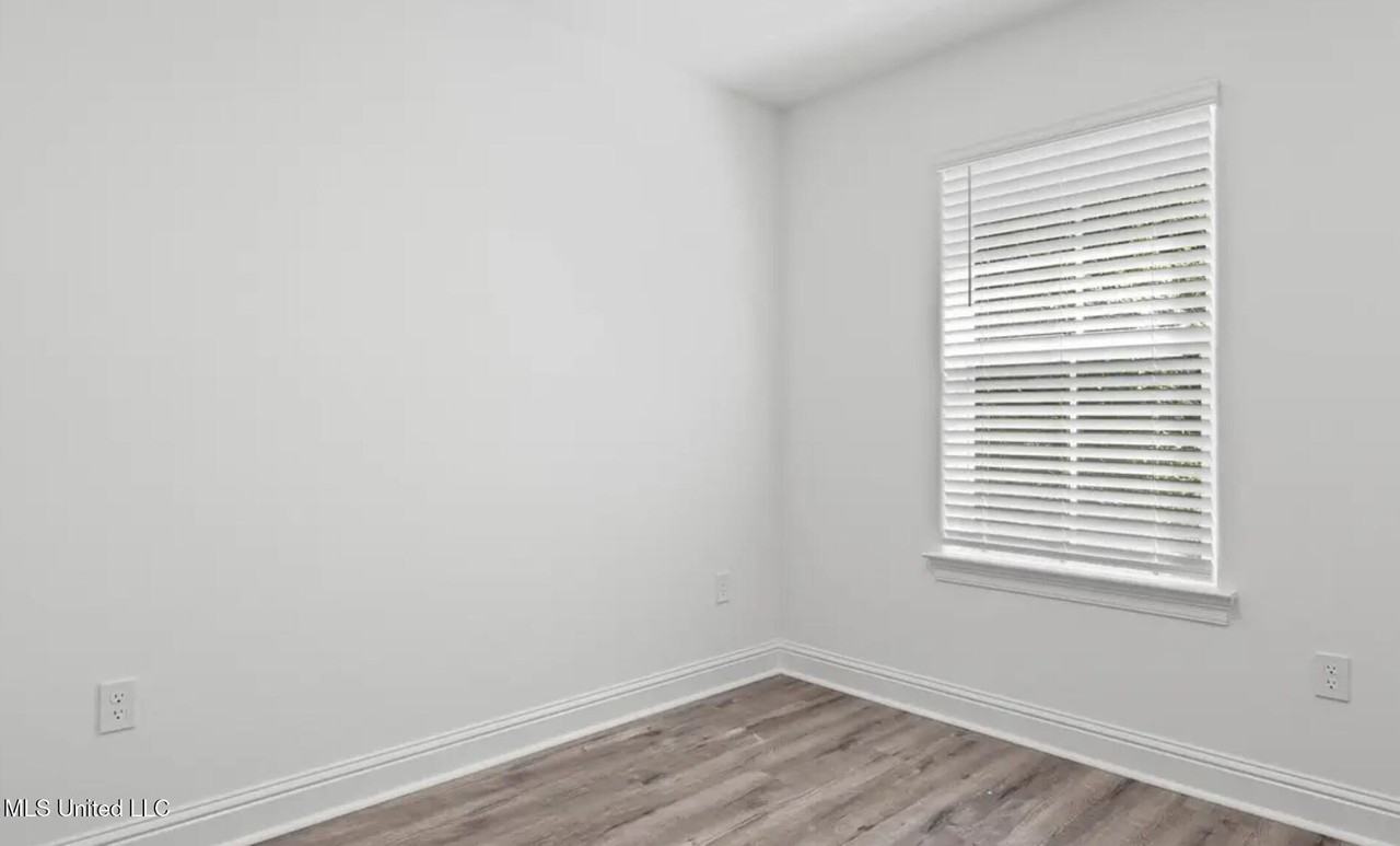 1525 2nd St - Photo 7 of 13