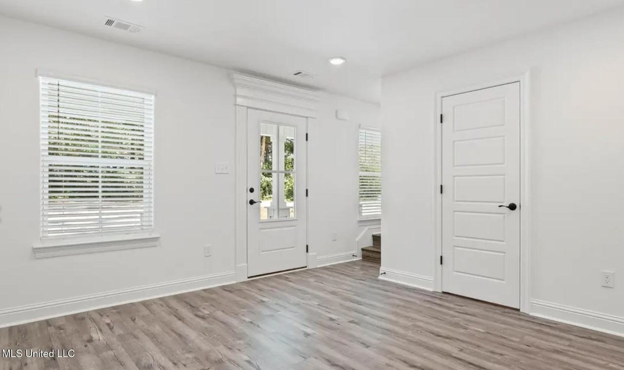 917 Motsie Rd - Photo 2 of 23