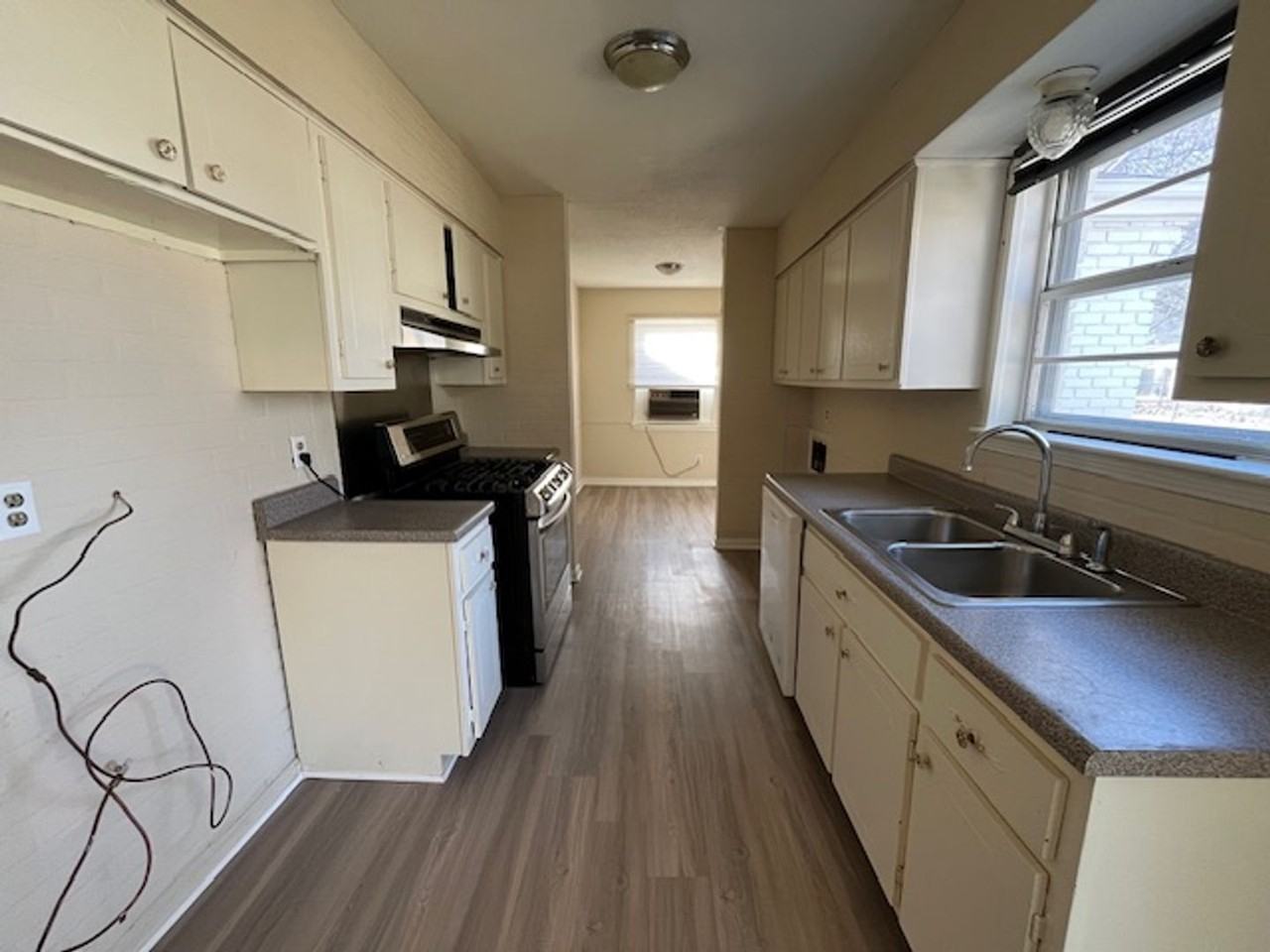 8399 Booneville Dr - Photo 5 of 12